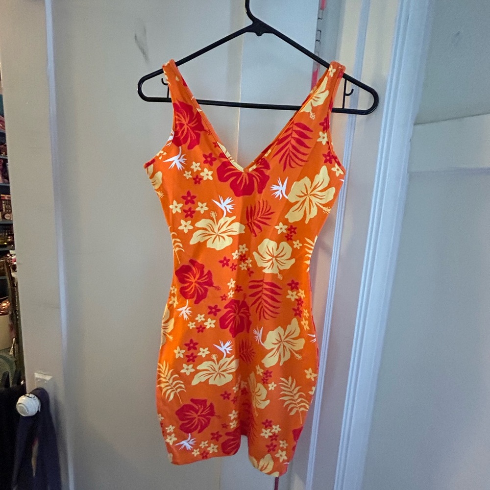 Small Hawaii’s dress
